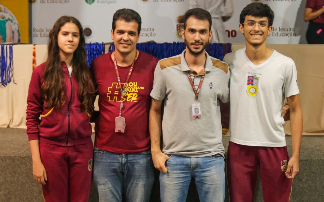 Estudantes do Colégio Diocesano são premiados na Feira Mineira de Iniciação Científica