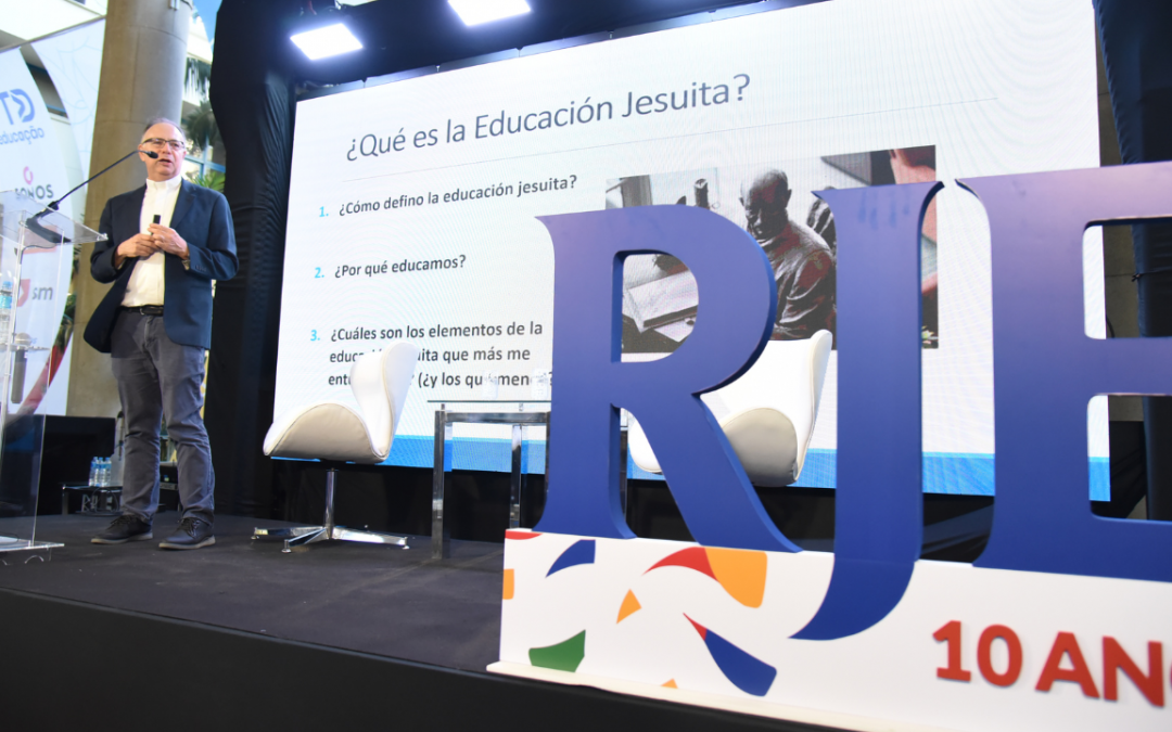 Reflexões sobre inovação pedagógica marcam o segundo dia do II Congresso da RJE