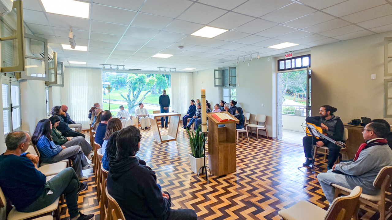 Pais e responsáveis do Colégio Catarinense participam dos Exercícios Espirituais