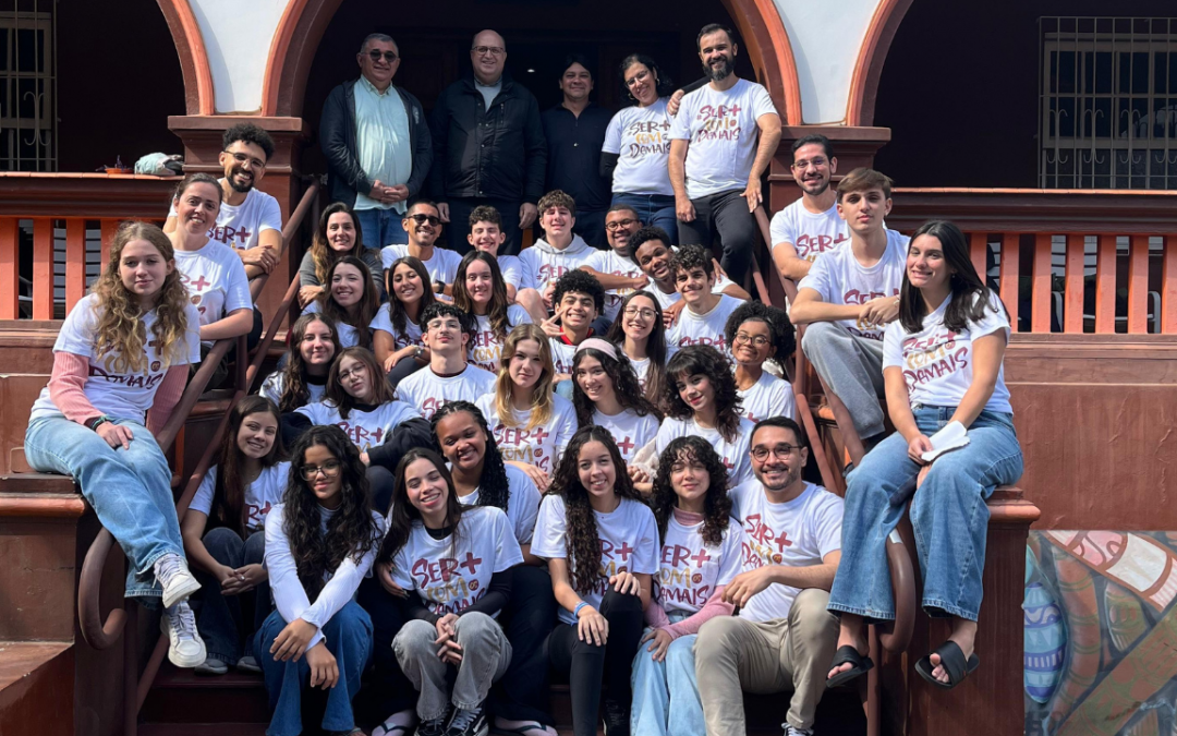 Estudantes da RJE vivenciam a solidariedade na Experiência MAGIS, em São Paulo