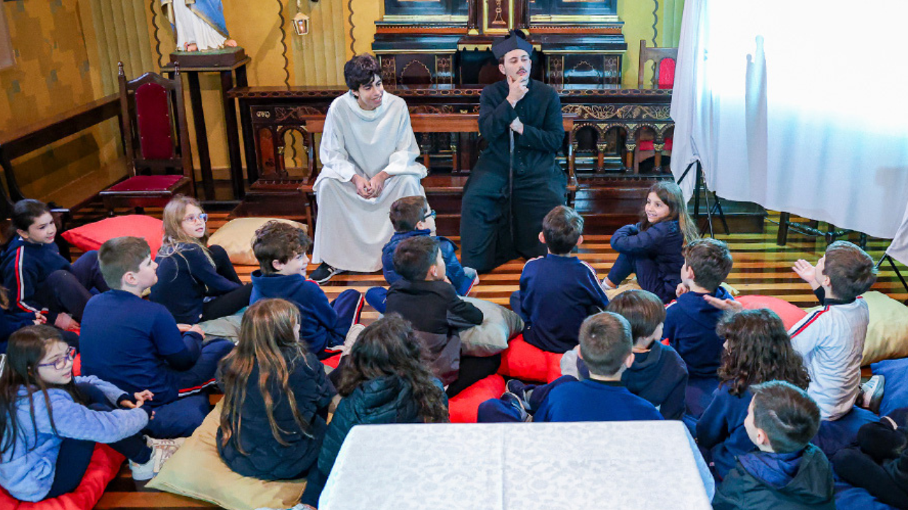 Atividade integra alunos do 3º ano e da 3ª série por meio de cartas a Santo Inácio