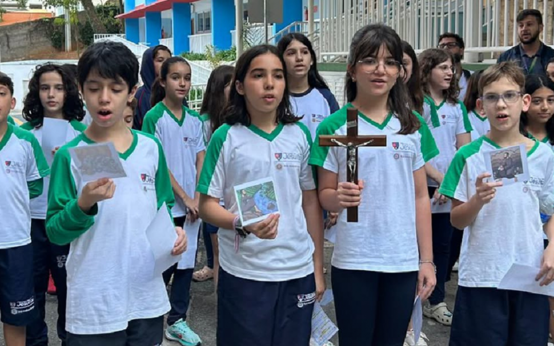 Estudantes vivenciam a espiritualidade inaciana em diferentes áreas do conhecimento