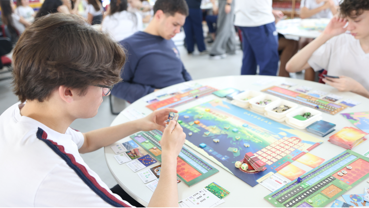 Jogos de tabuleiro fortalecem aprendizagem no Colégio Loyola