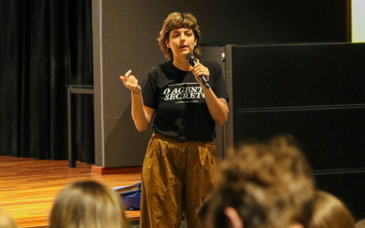 Antiga aluna do Colégio São Luís e assistente de câmera de “O Agente Secreto” conversa com estudantes