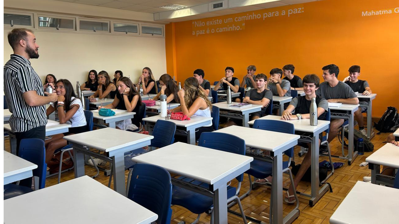 Saúde mental de adolescentes desafia escolas na era digital