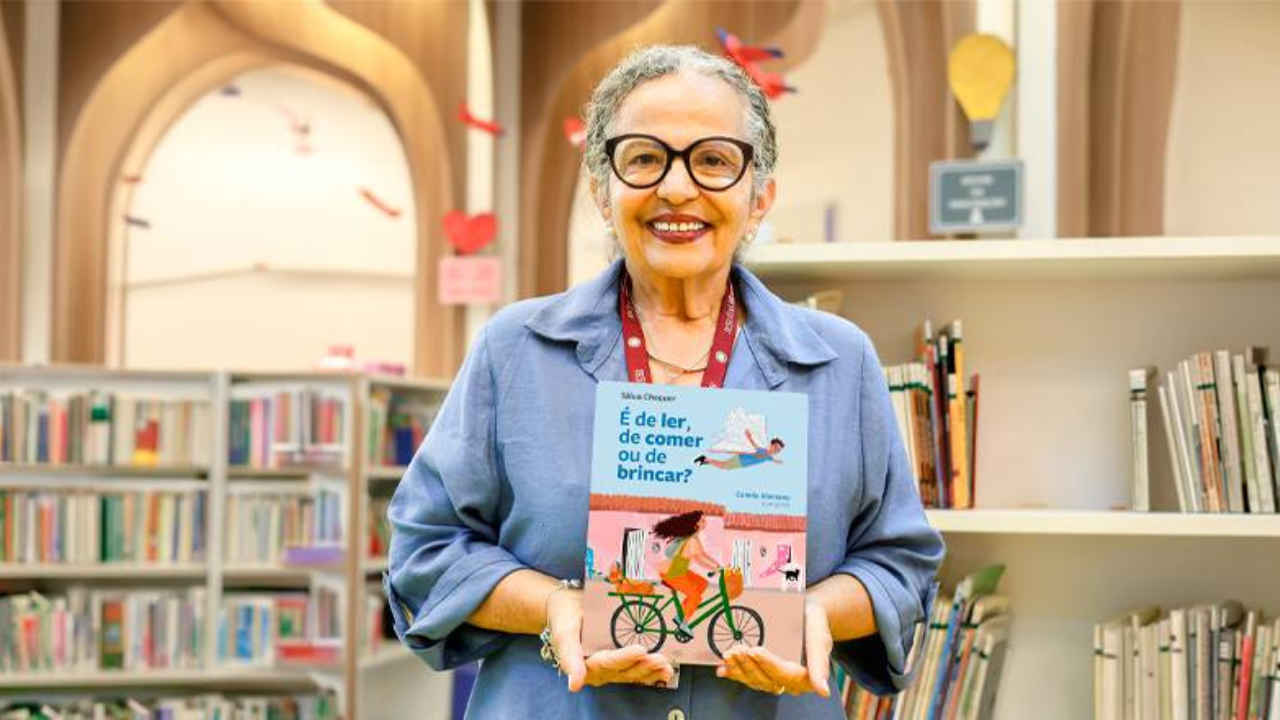 Educadora do Colégio Antônio Vieira estreia como escritora na Bienal do Livro Bahia