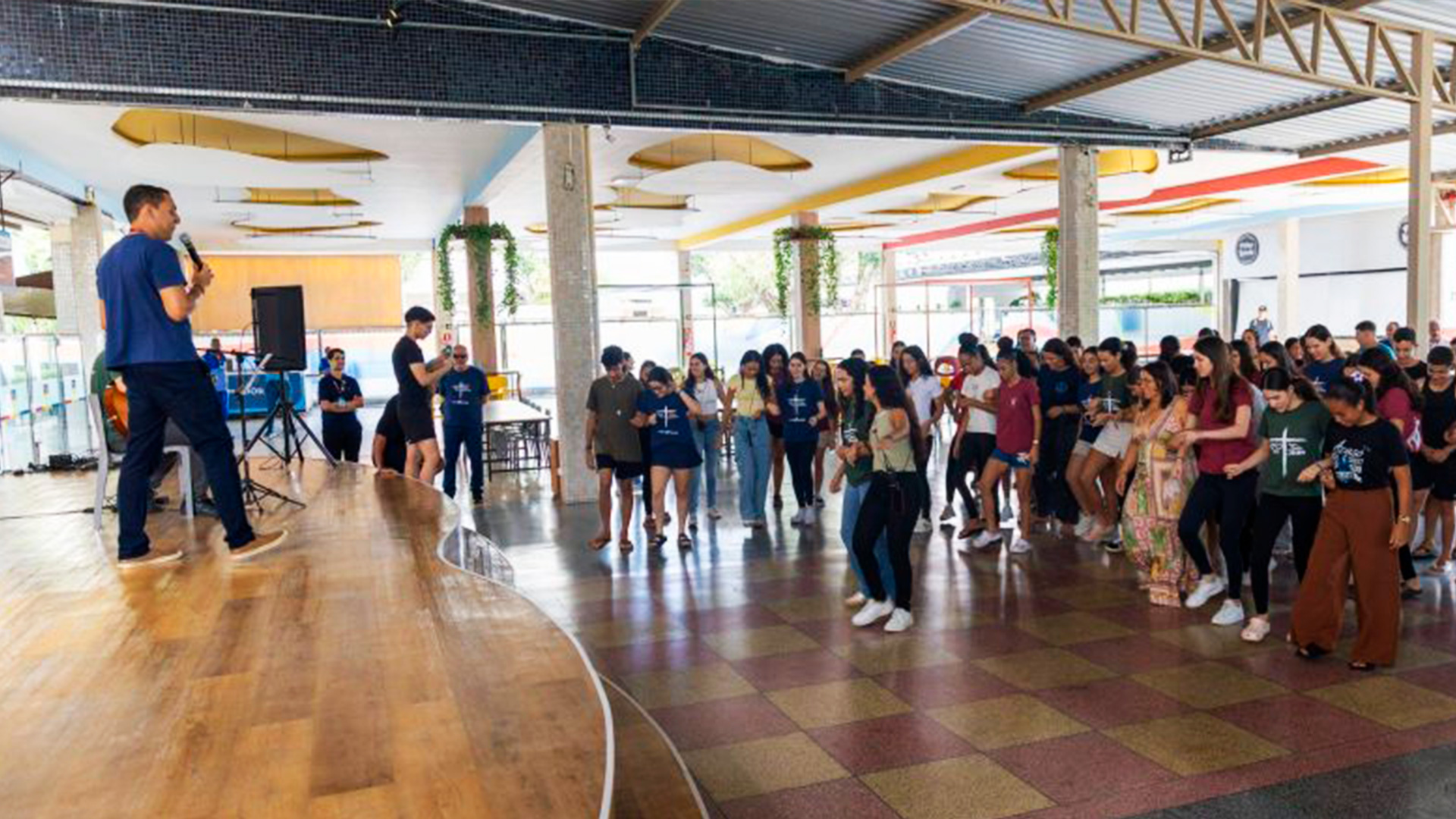 Adolescentes de comunidade rural de Capim Grosso fazem intercâmbio no Vieira