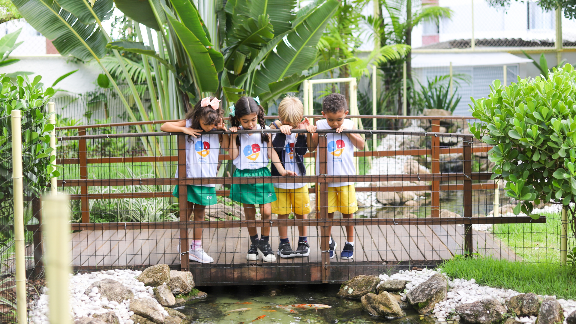Que tal construir o futuro brincando?