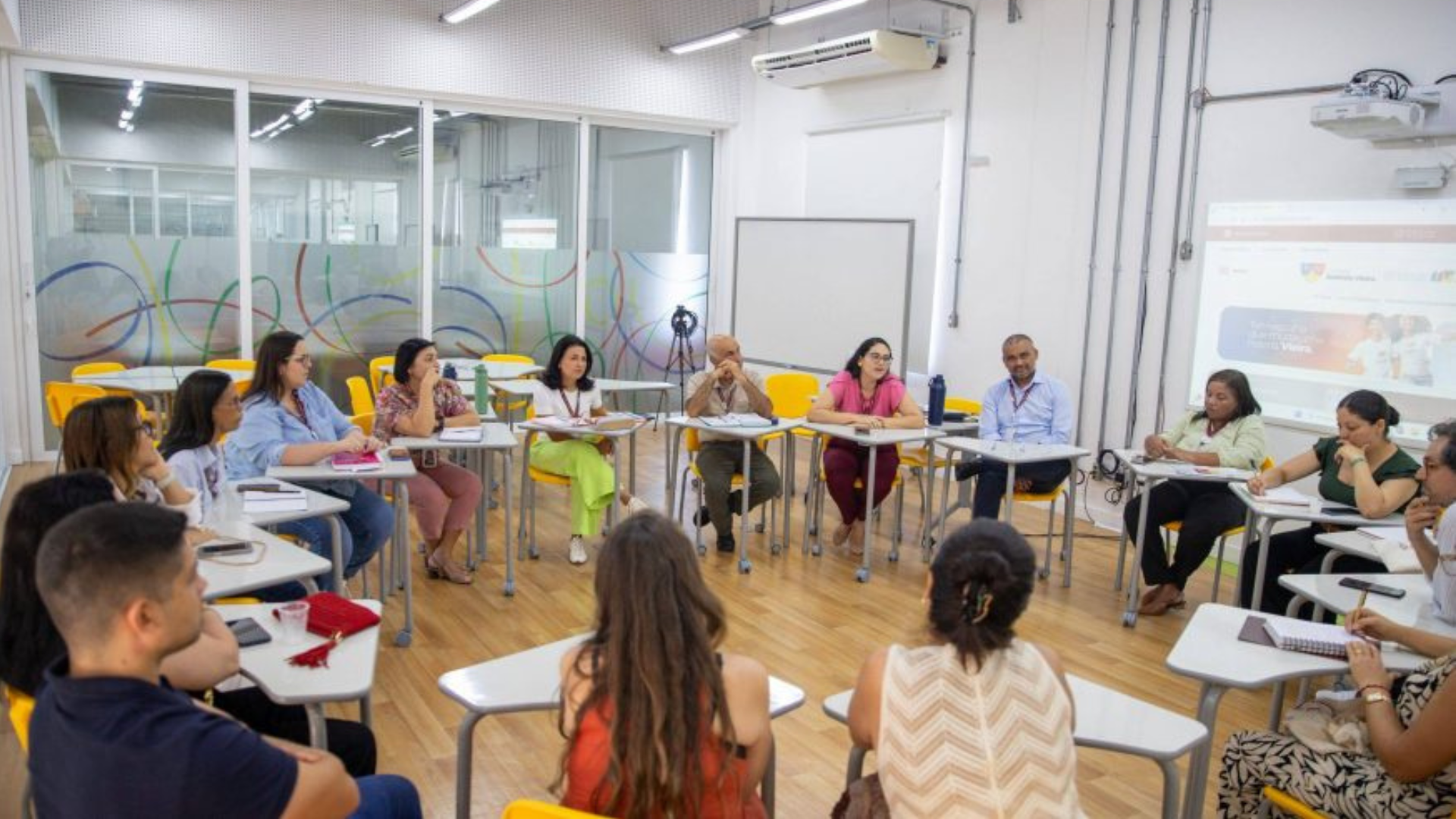 Colégio Antônio Vieira recebe delegação do colégio colombiano Berchmans para troca de experiências em educação